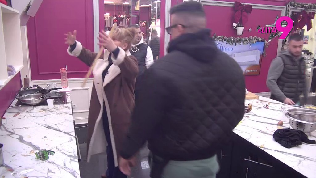 SAD ĆU JEDNU VASPITNU DA TI LUPIM! Goca Džehverović zapretila Đukiću, kad je otvorila frižider, DOŽIVELA POMRAČENJE! (VIDEO)