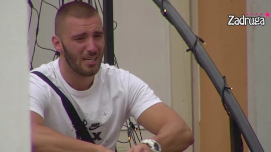 PREPOZNAJETE LI BIVŠEG UČESNIKA ELITE?! Važio za velikog zavodnika u Beloj kući, a sad promenio imidž: Nabildovao se i pustio bradu (FOTO)