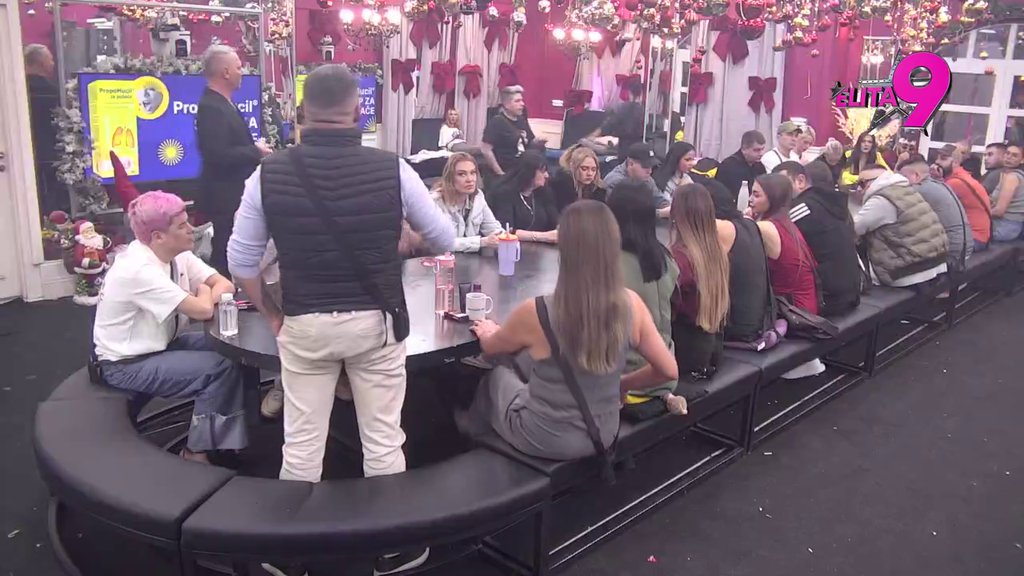 Provalila njegovu igru: Aneli satrala Luku u ćošak, on pokušao da preokrene sve u svoju korist: Danju spava u mom duksu... (VIDEO)