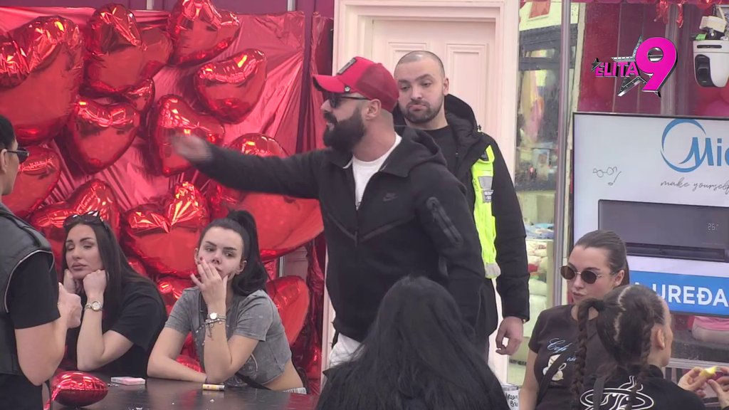 LETI PERJE! Jakšićka krenula da urniše Luku, on POVILENEO kad mu je spomenula šta radi Aniti u krevetu! (VIDEO)