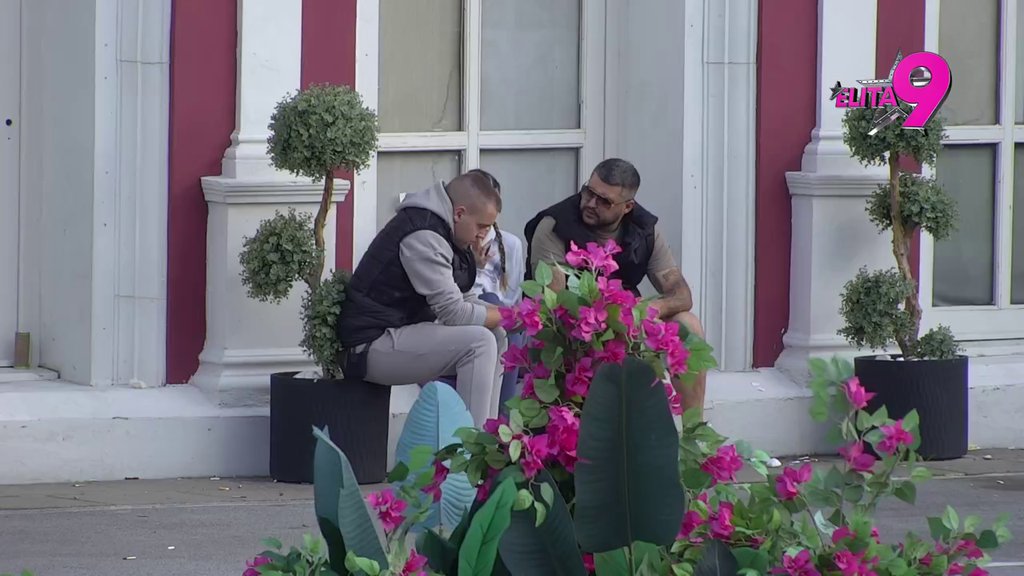 VOLI STANIJU, ALI SVIĐA MU SE MAJA! Asmin bacio udicu Teodori, a onda je on otkrio ko se krije u Alibabinom srcu! (VIDEO)