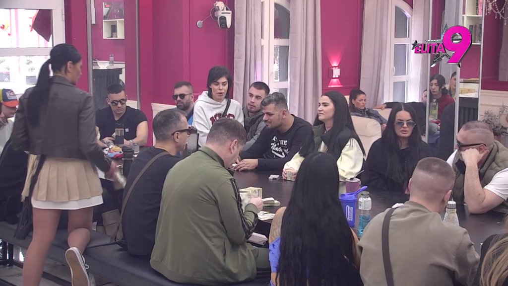 Zakopali ratne sekire: Jakšićka spustila loptu sa Luksom, nije očekivao ovo da čuje od nje! (VIDEO)