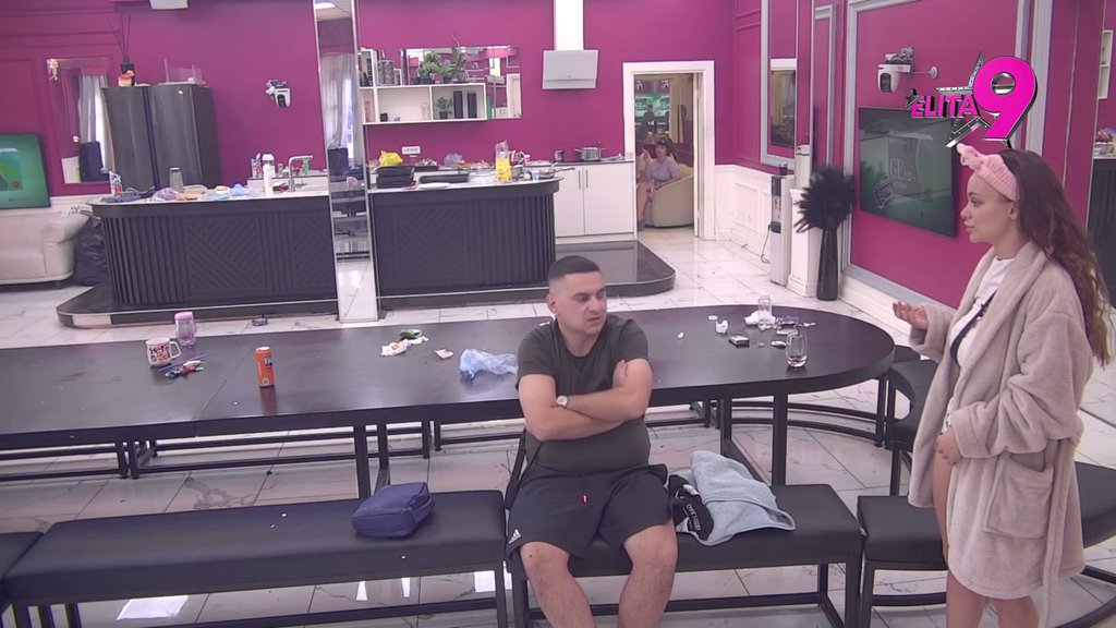 VAN SEBE! Teodora zaurlala na Bebicu iz petnih žila, PA ZAVRŠILA SVA U SUZAMA! (VIDEO)