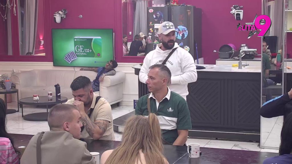 NE ŠTEDI NA REČIMA! Luka bez dlake na jeziku o odnosu Stanije i Asmina, provukao i Ahmićku: Ko će joj sada biti kriv što ne viđa dete, Maja?! (VIDEO)