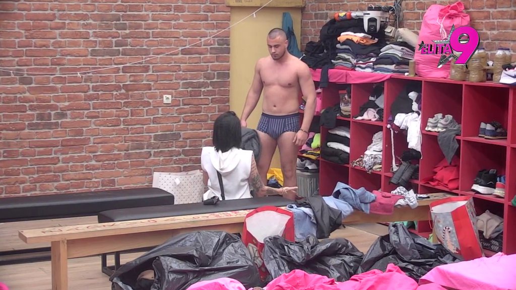 Kleknula i moli! Nova svađa Viktora i Mine, ona plače kao kiša: Ti si alkoholičar, zbog tebe mi obezbeđenje dolazi (VIDEO)