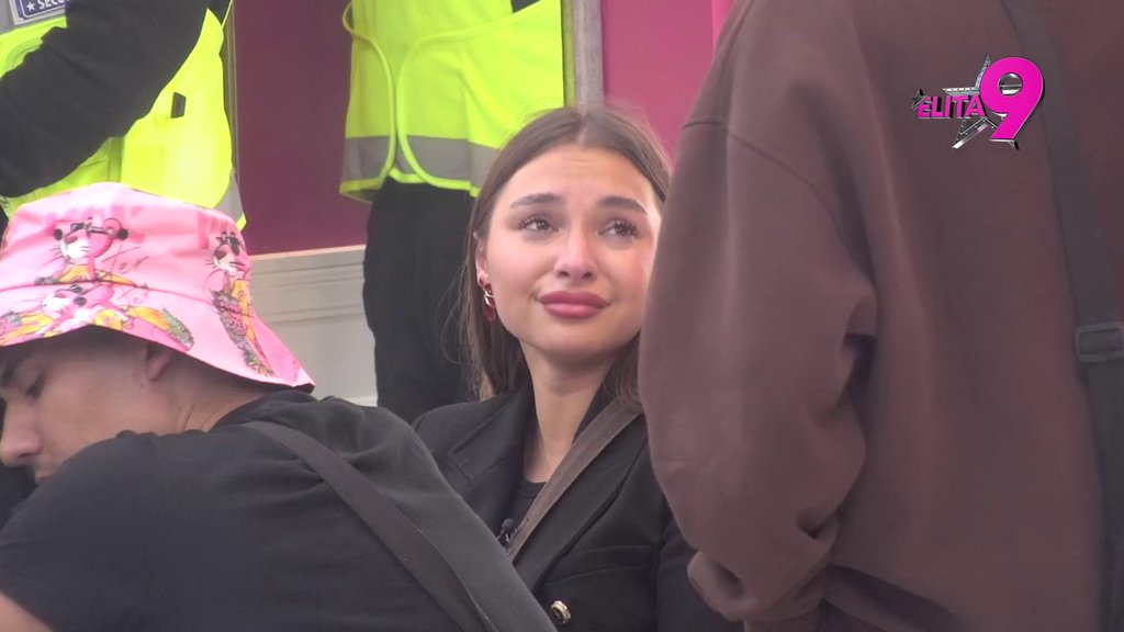 KAD TE MAMA UPOZNA, JAVI SE: Ivan žestoko opleo po Sari, smatra da je dama sumnjivog morala! (VIDEO)