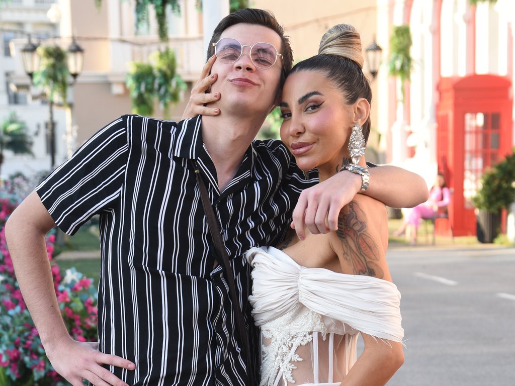 Baka Nado, ne gledajte ovo! Aneli i Nerija vaskršnji editorijal podsetio na prave vrednosti, zagrljeni pozirali za Pink.rs (FOTO)