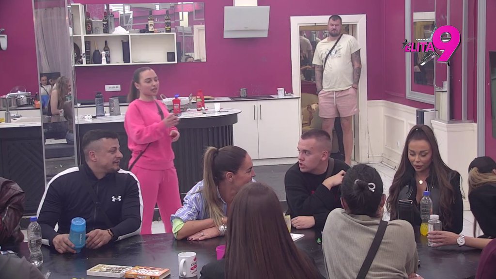 Janjuševe bivše udružile snage: Uverene da između njega i Vanje nema ni e od emocija, Kačavenda izgorela od ljubomore! (VIDEO)