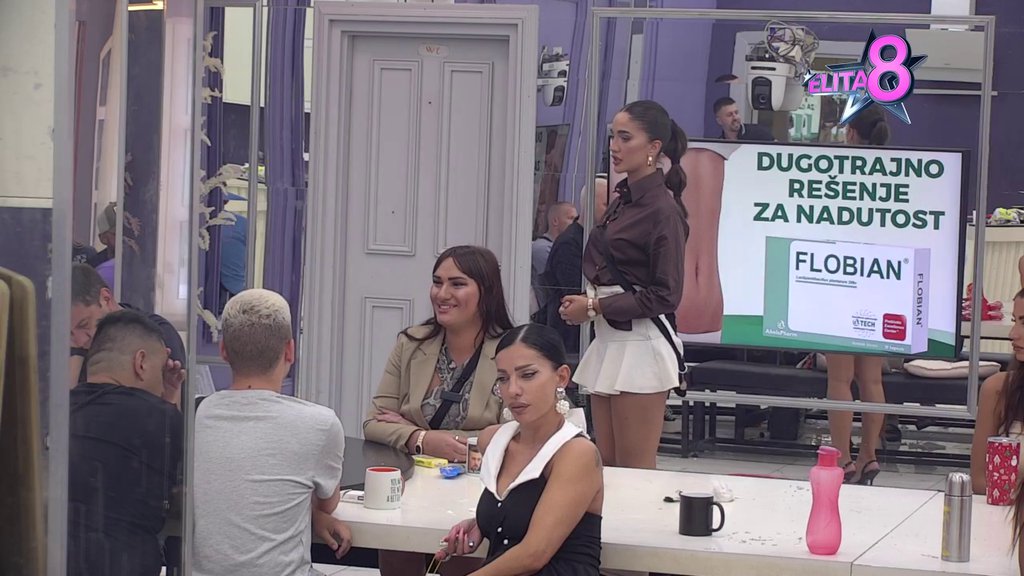 MORBIDNOSTIMA ANE NIKOLIĆ NEMA KRAJA! Korda poput mečke skočio na sto zbog Uroša, ona otišla korak dalje: Izgledaš kao LEŠ, mrtvaci BOLJE IZGLEDAJU (VIDEO)