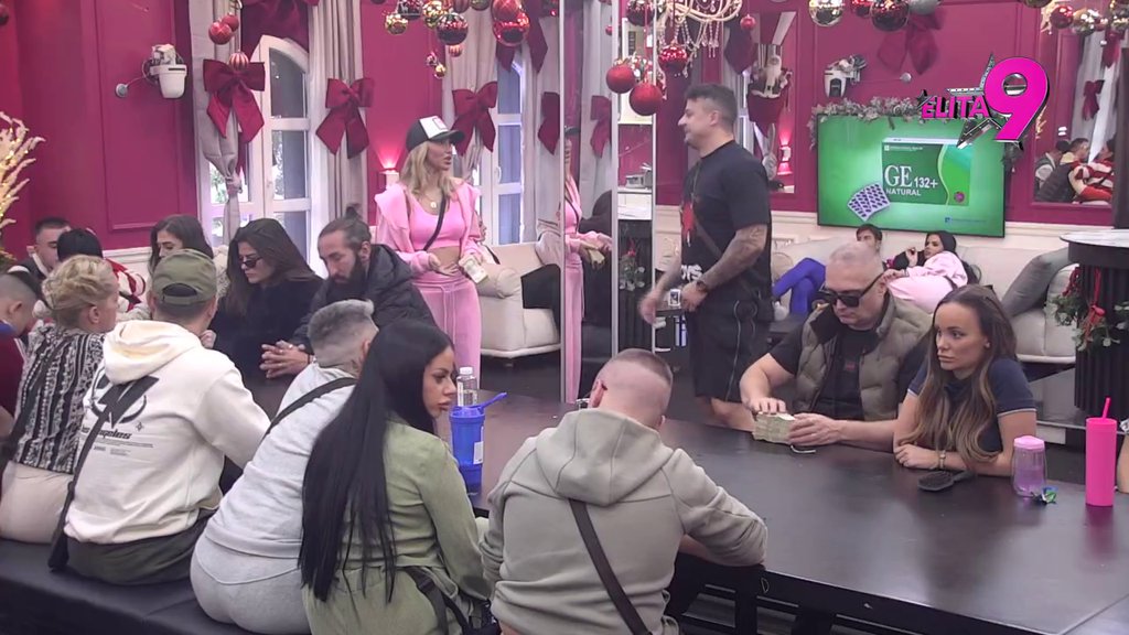 TI I LUKA PRIJATELJI, RADITE JEDAN DRUGOM IZA LEĐA! Aneli odrukala svog partnera pred celom Belom kućom! (VIDEO)