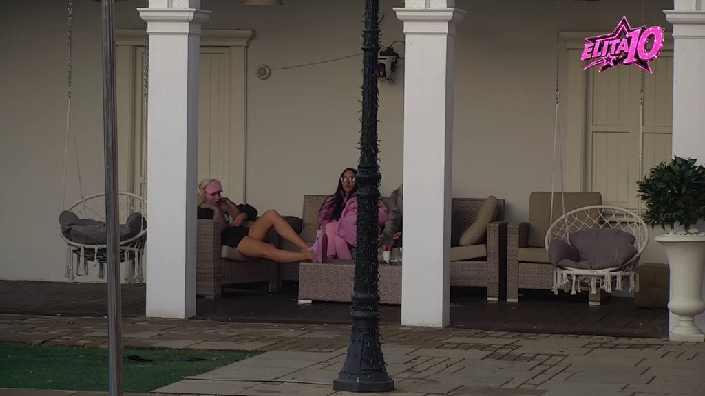 Ja bih sad opet imala odnose sa Carem! Laura se žalila zbog intimnih činova koje je imala, Poršelina je utešila, pa se setila Maje Marinković (VIDEO)