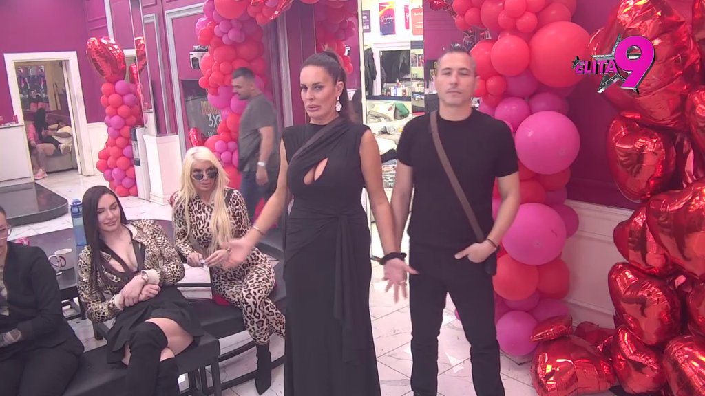 Ide joj para na uši: Kačavneda postala osetljiva na Mikijev prljav humor, napravila karambol zbog dve šalje! (VIDEO)