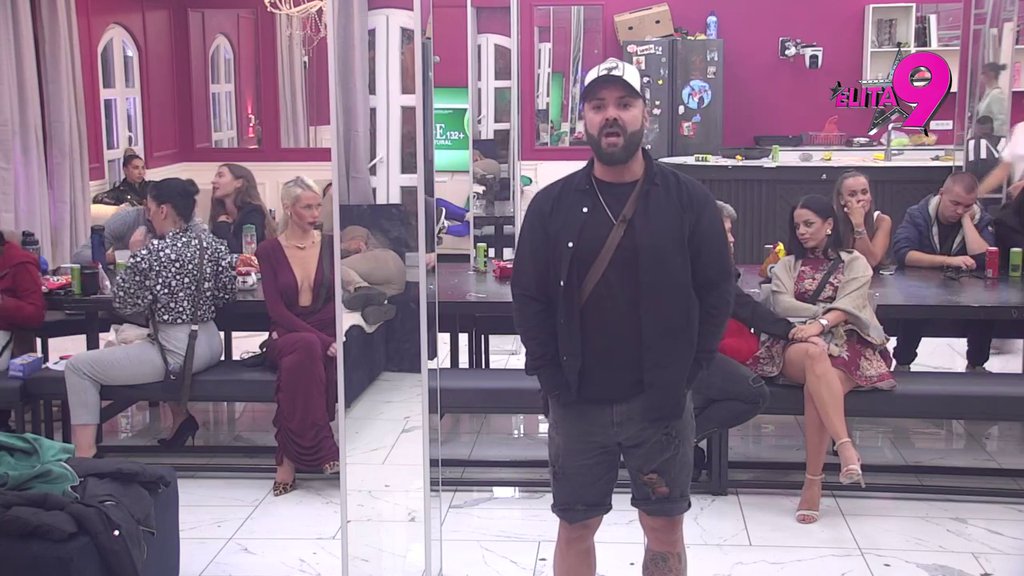 Napravila je CARSKI REZ na licu, bila je sva u zavojima, NISAM JE VIDEO: Luka rešio da dokrajči Aneli Ahmić, izvređao je kao nikad do sada: Kadropaćenik... (VIDEO)