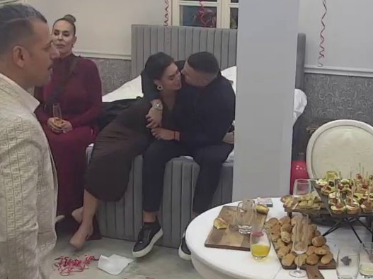 Terzi će poziliti! Mina i Anđelo na korak do poljupca, sve puca od strasti (VIDEO)