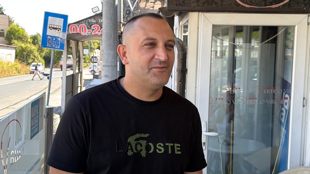 Na dan sahrane supruga izbacili su mene i moje dete na ulicu! Stoja je sina Milana rodila sa 17 godina, muž joj je umro, a onda je usledila borba za život
