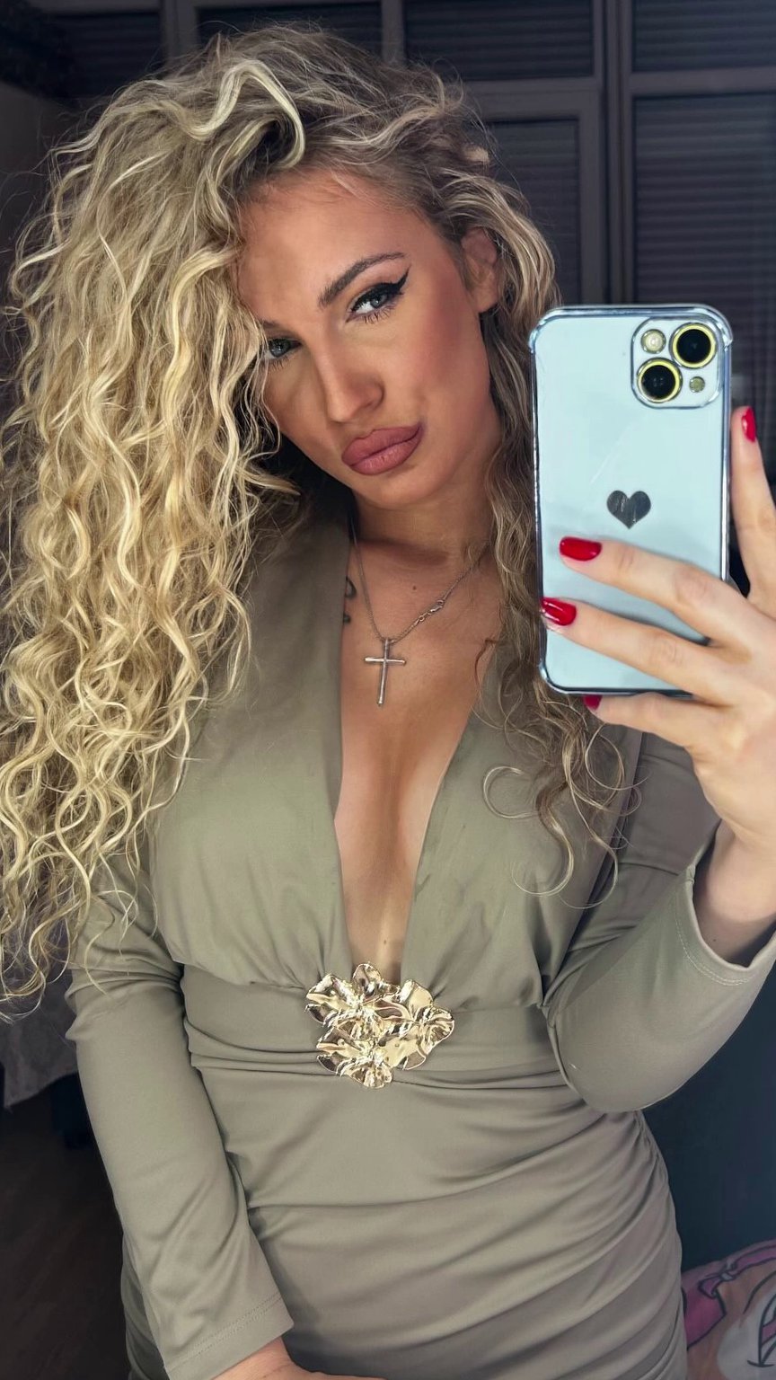 Oglasila se Milica Veličković nakon Anitinih tvrdnji da joj je Anđelo slao slike svog pe*isa: Treba da se posveti svom lečenju umesto oženjenim muškarcima