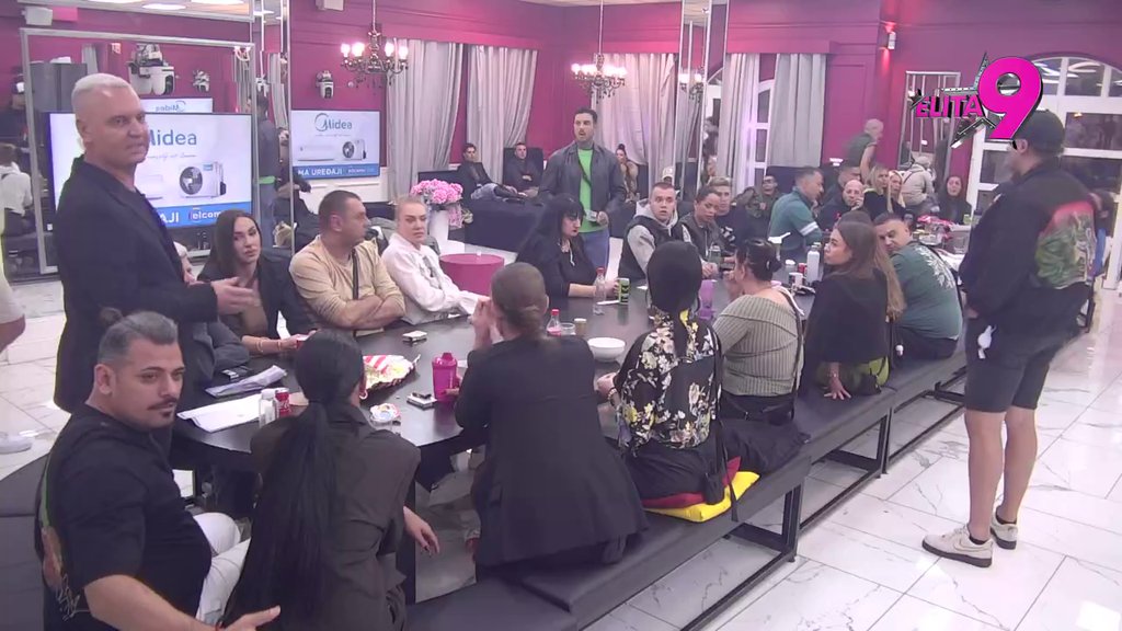 Skandal u najavi: Filip priznao sve o flertu sa Teodorom, ona ništa ne dematuje! Bebica na ivici nervnog sloma (VIDEO)