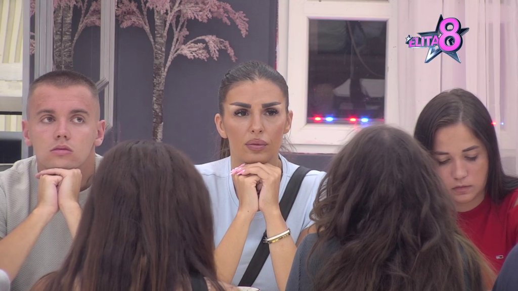 Ena Čolić ga je koštala svega: Lepi Mića otkrio odakle potiče Pejina trauma, pa njegovu vezu oskrnavio do kraja! (VIDEO)