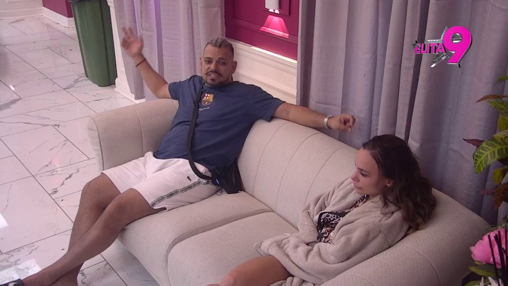 Glava ga boli od problema: Bora shvatio koliko mu je porastao stomak, pa rešio da se baci na treninge! (VIDEO)