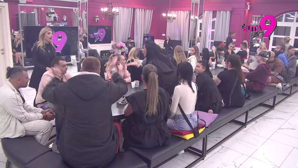 ŠOK! Kačavenda uspela da Janjušu ogadi Jakšićku, pa doživela preokret kakav nije očekivala: Marko otkrio da mu se dopada OVA cimerka (VIDEO)