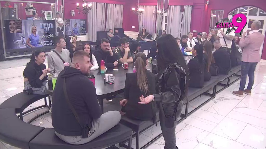 Jovana pevačica bila gola u krevetu Bore Santane?! NOVE ŠOK INFORMACIJE! Trese se Bela kuća od njene svađe sa Janjušem: Blam me je da pričam... (VIDEO)