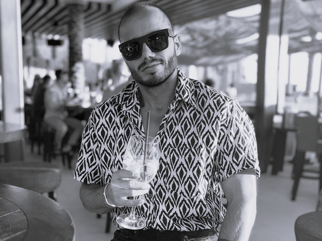 Isplivali novi detalji! Maki frizer se razboleo na Zanzibaru, umro po povratku u Beograd?!