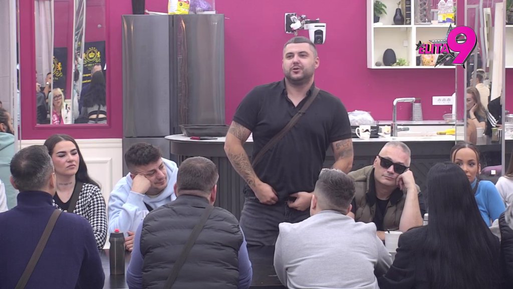 Da smo ostali još petnaest dana u izolaciji... Alibaba priznao da ne bi uspeo da odoli Aneli, jedva se suzdržao i povukao kočnicu! (VIDEO)