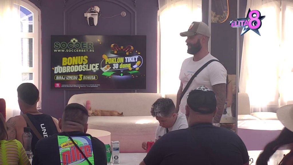 Ne zna gde udara: Luka pokušao da sedi na dve stolice, pa ga oduvale i Sandra i Aneli! (VIDEO)