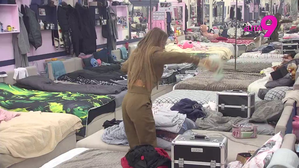 Totalni rusvaj! Sofiji pala roletna, pa polila Terzi krevet deterdžentom (VIDEO)