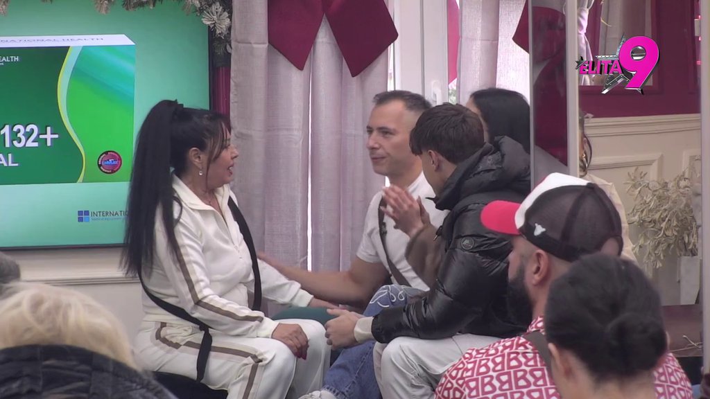 ERUPCIJA EMOCIJA: Zlata i Hasan dotrčali Mikiju u zagrljaj, njegov sin i ćerka pustili suzu nakon susreta! (VIDEO)