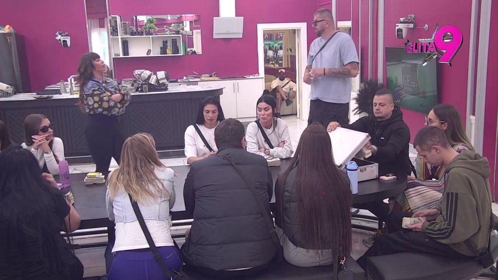 Zakucala prošlost na vrata: Miljana natrljala Janjušu na nos Anelin i Majin abortus! Trese se Bela kuća (VIDEO)