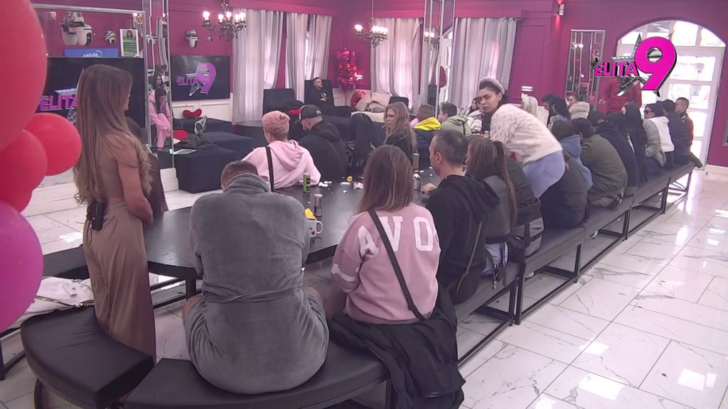 Retrospektiva SVAĐA I BLAMOVA! Teodora u zemlju propala zbog LJUBAVNOG KLIPA sa Bebicom, on i dalje hoće da je ženi! (VIDEO)