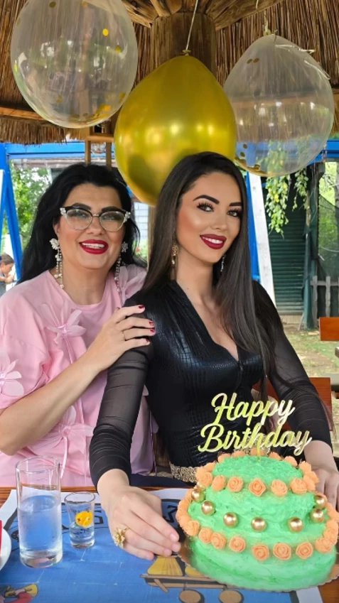 Ćerka Saške Karan slavi rođendan! Objavila fotke s mamom i tatom javno: Diplomirala fiziku i izgleda kao avion (FOTO)