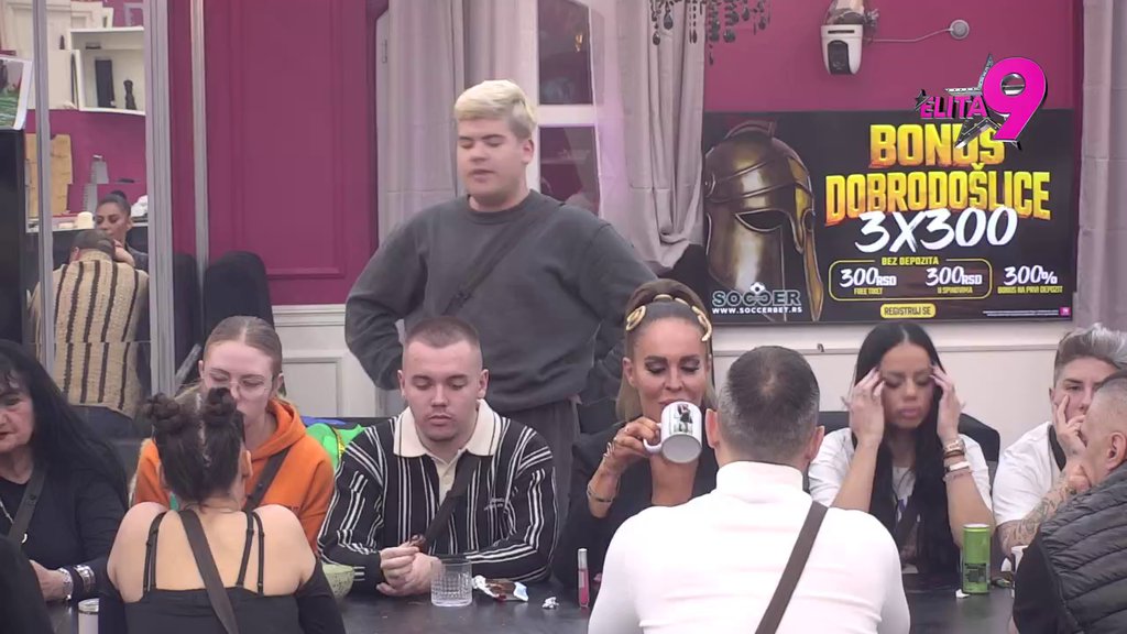 Žena izgleda kao... Đukić na sve načine uzdigao Kačavendu, bacio sumnju da će biti njegova UTORAK DEVOJKA (VIDEO)