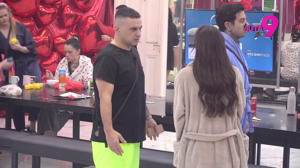 Nisam mentol, osećaj me ne vara: Bebica ponovo turira mozak Teodori, ona na sve načine pokušava da ga se reši! (VIDEO)