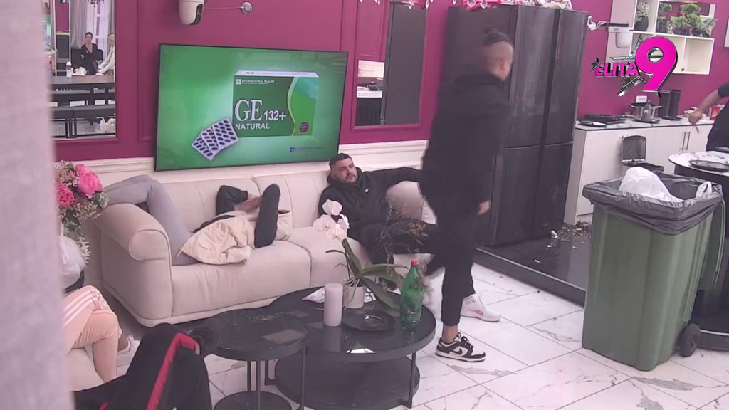 Novi dan, novo poniženje: Mini dosadila Terzina pažnja, pa mu ponovo dala šut-kartu! (VIDEO)