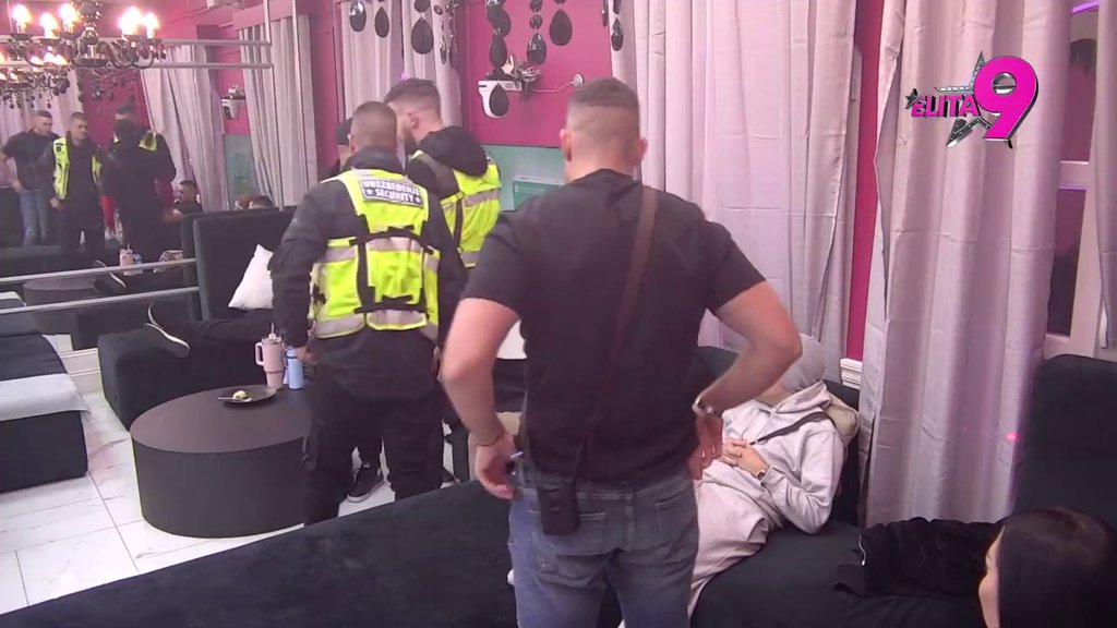 Haos ne prestaje: Filipu ponovo pala roletna, žestoko napao Bebicu! Obezbeđenje se ne pomera iz kuće (VIDEO)