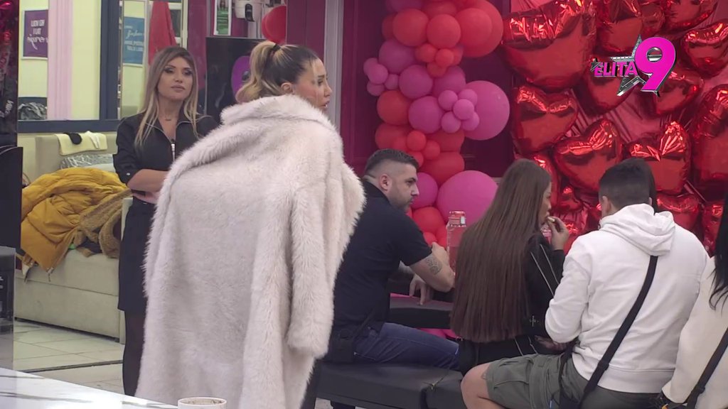 Vrlo je zaj*bana, ali... Miki cveta zbog odnosa sa Aneli, Kačavenda ga ponovo demolirala (VIDEO)