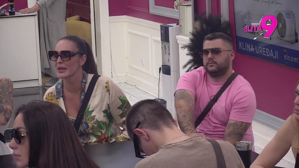 Pukao mu film: Luki prekipelo i pred svima odjavio Aneli zbog Maje, ona na ivici suza zbog likovanja takmičara! (VIDEO)