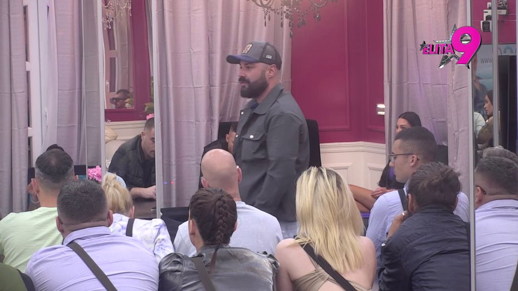 Tenzija rapidno raste! Aneli nikad bešnja zbog Lukinog povlačenja od Alibabe, Vujović neće da ćuti: Evo joj Mića i Ivan, evo joj svi, da... (VIDEO)
