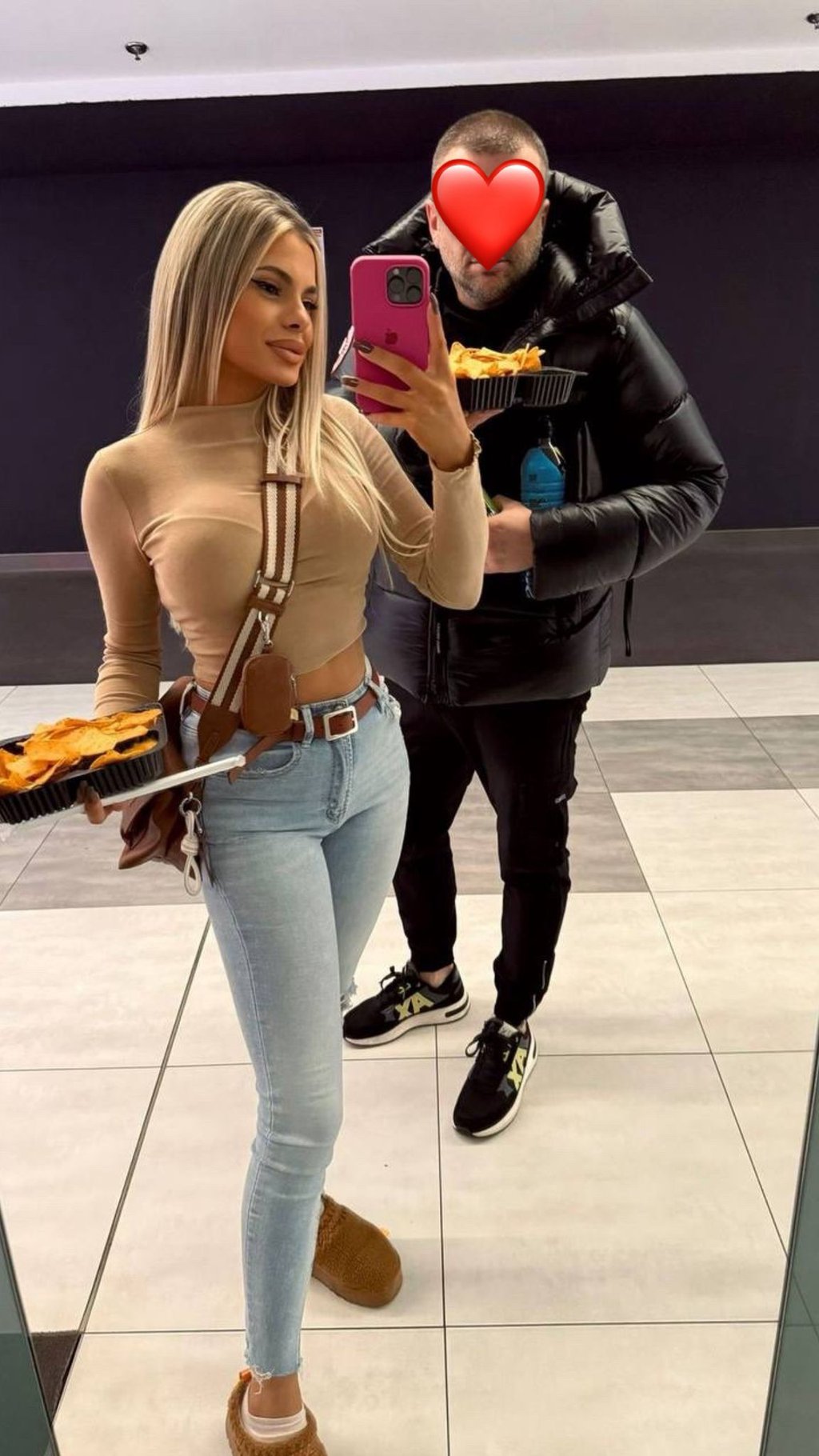 STIGLE RODE! Porodila se bivša zadrugarka, ćerki dala MOĆNO IME! (FOTO)