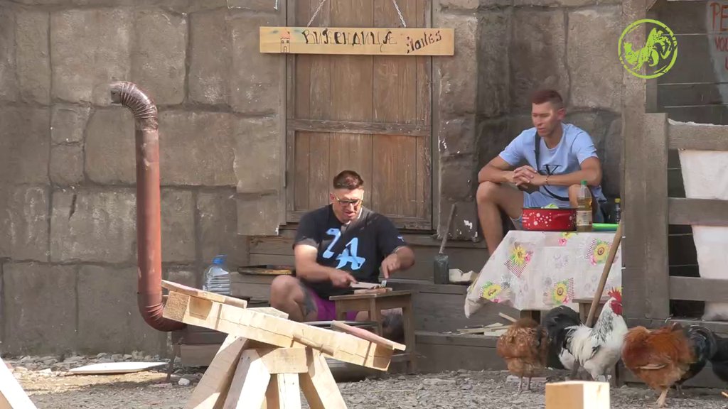 Elena pobesnela zbog Pecine i Lakićeve pesme: Evo koji stih joj je najviše zasmetao (VIDEO)