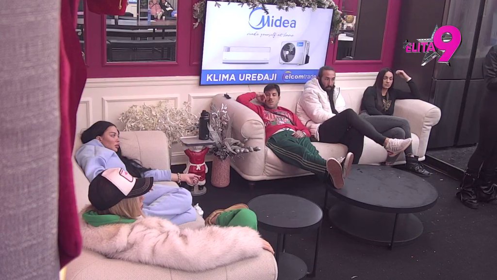 Ništa ne može na silu da se spreči: Bora ubeđen da se Milica naljutila na njega i Aneli zbog ovonedeljnih potrčaka! (VIDEO)