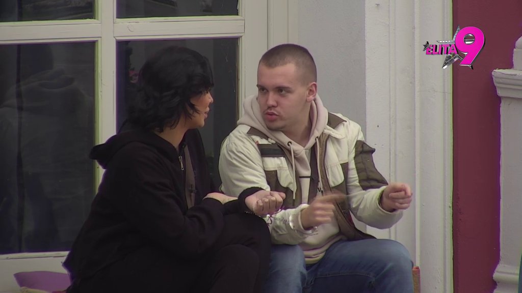 Jednog muškarca muvaju ČETIRI DEVOJKE! Dača i Mina otkrili NOVI FLERT u Beloj kući, ovaj spoj niko nije očekivao! (VIDEO)