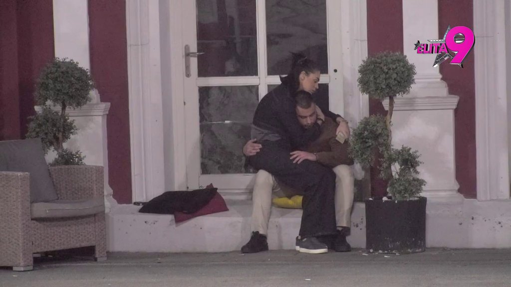 NE ZNA GDE BIJE: Viktor doživeo pomračenje zbog jedne stvari, Mina odmah pokušala da ga oraspoloži (VIDEO)