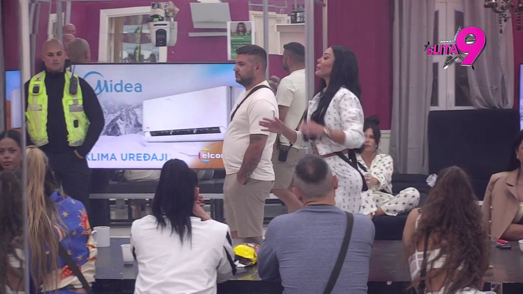 PUŠTALA JE SLIKE, a ja sam bila kao biljka tada: Stanija ZAURLALA jer se Asmin izlanuo i raskrinkao Nenu Opoziciju, Aneli bljuje vatru na njega: Ta žena će te za minut UNAKAZITI (VIDEO)