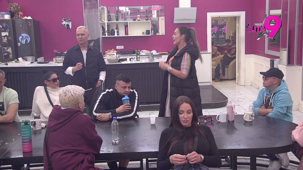 Maja napravila haos Asminu jer je NAMEŠTAO Teodoru i Filipa? Otkriveno da Marinkovićeva i dalje ne može da prežali Đukićevo ODBIJANJE, Alibaba joj samo ORUĐE! (VIDEO)