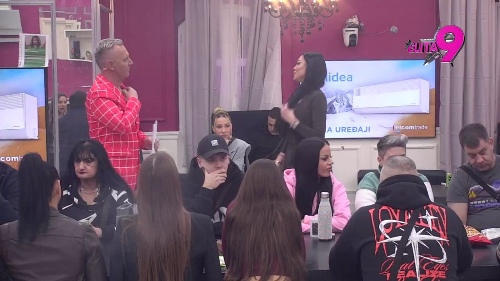 Maja 'obrnula palačinku'! Asmin ne prestaje da se ponižava zbog Marinkovićeve, Matora je raskrinkala: Po ceo dan priča o Caru, a rekla je da NEĆE! (VIDEO)