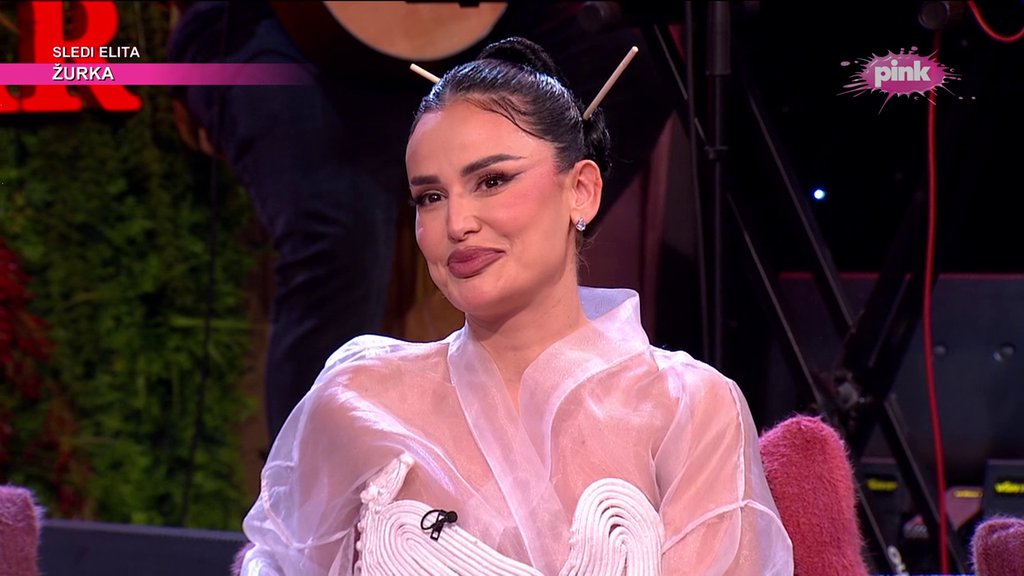 Oglasila se koleginica Mine Kostić sa kojom se tukla: Nakon što je pevačica smeštena u Lazu, poručila samo jedno