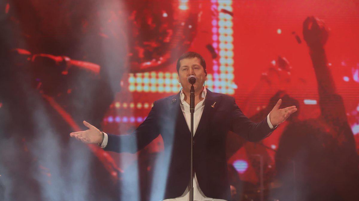 TOTALNA EUFORIJA U ZENICI! 
Više od osam hiljada ljudi pevalo sa Acom Pejovićem!